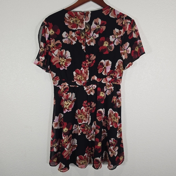Madewell V Neck Tulip Sleeve Mini Dress in French Rose Black Red Floral Womens 8 - Picture 8 of 10